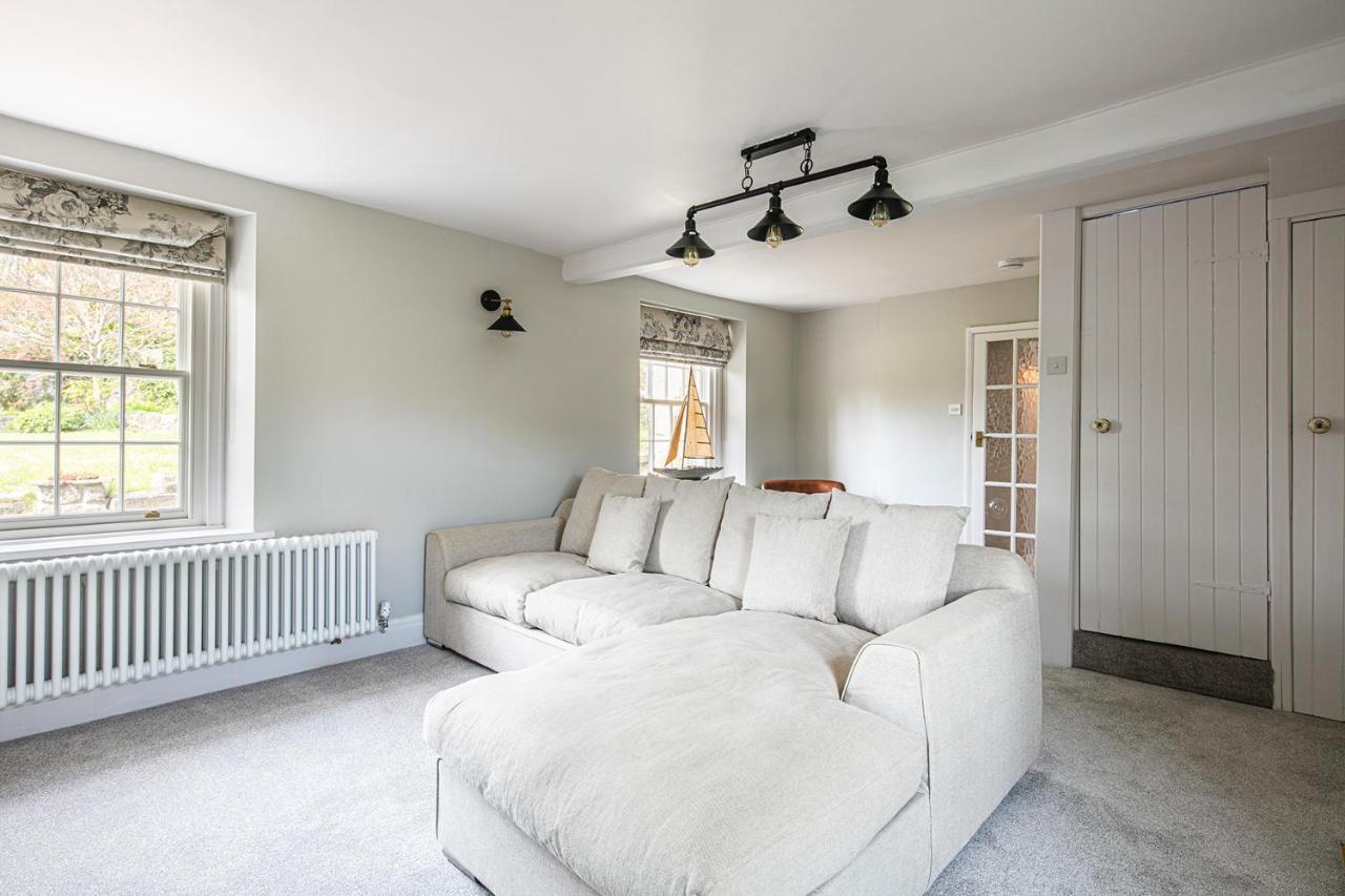 The Belle - A Lovingly Converted Grade II Listed Home From Home In Бэйквэлл Экстерьер фото