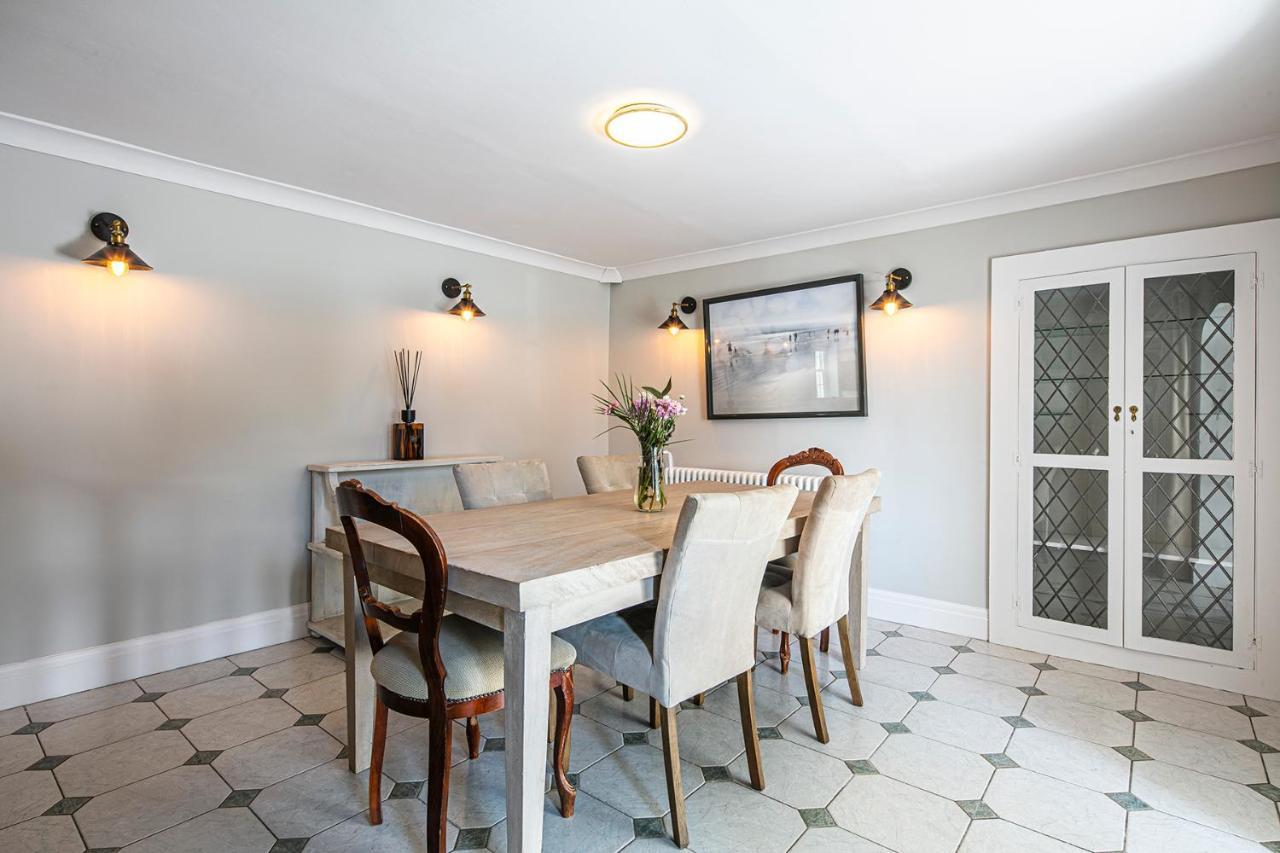 The Belle - A Lovingly Converted Grade II Listed Home From Home In Бэйквэлл Экстерьер фото