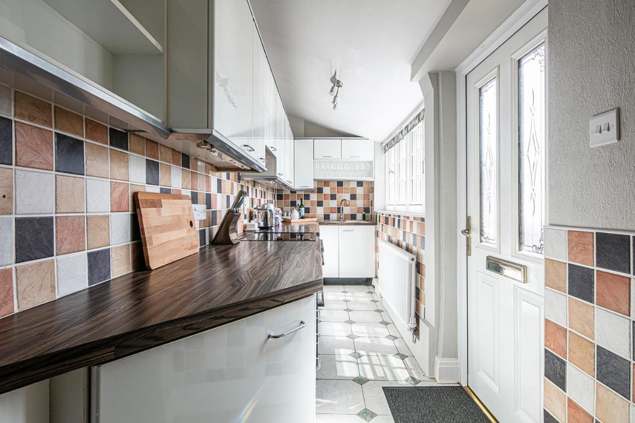 The Belle - A Lovingly Converted Grade II Listed Home From Home In Бэйквэлл Экстерьер фото